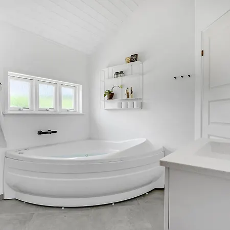 Cozy Home In Blavand With Sauna Blåvand