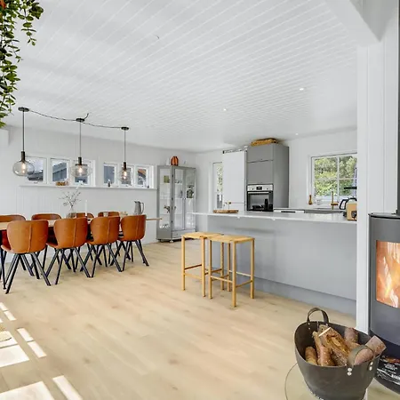 Cozy Home In Blavand With Sauna Semesterbostad
