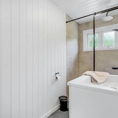 Semesterbostad Cozy Home In Blavand With Sauna